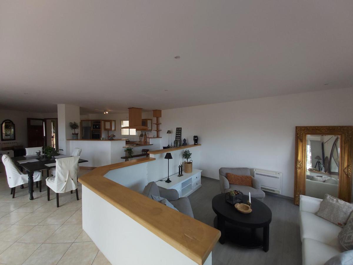Beautiful Villa With A Stunning View Roujan 外观 照片